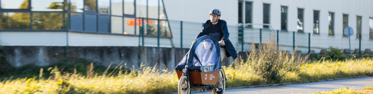 Un vélo cargo sur une piste cyclable Crédit photo : William Jezequel